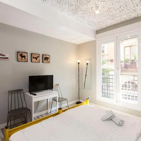 Heylola! Hostel Barcelona Exterior photo